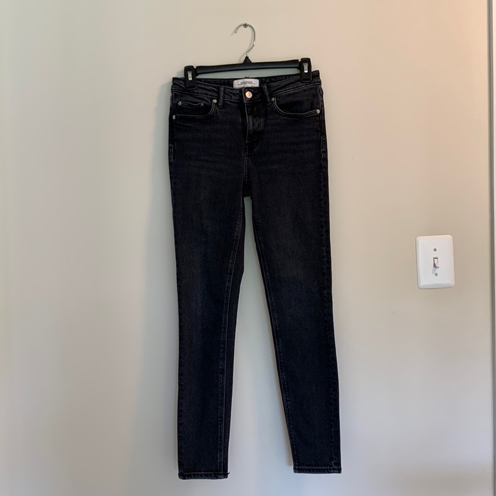 Zara woman premium denim in black. Size eur 36. Skinny  mid rise